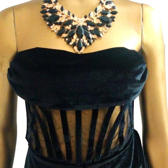 Black Corset High Slit Velvet Gown Sexy Winter Dress Women's Formal - Picture 13 of 16